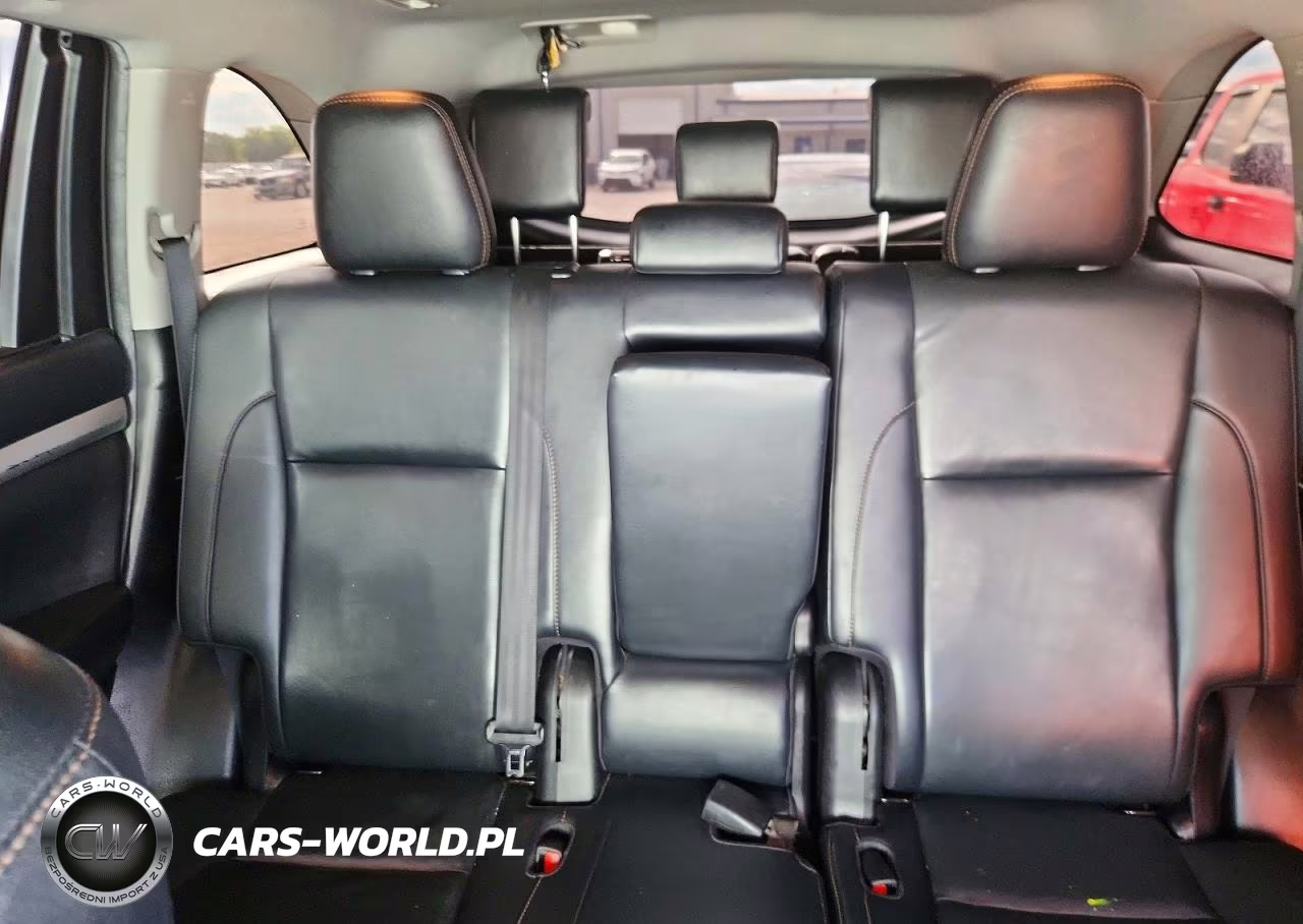 2019 Toyota Highlander Xle VIN:5TDKZRFH8KS333661 - 10