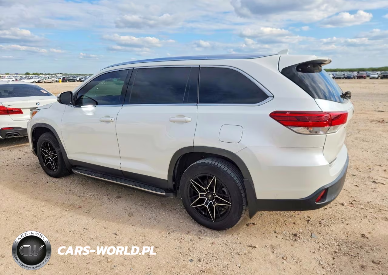2019 Toyota Highlander Xle VIN:5TDKZRFH8KS333661 - 2
