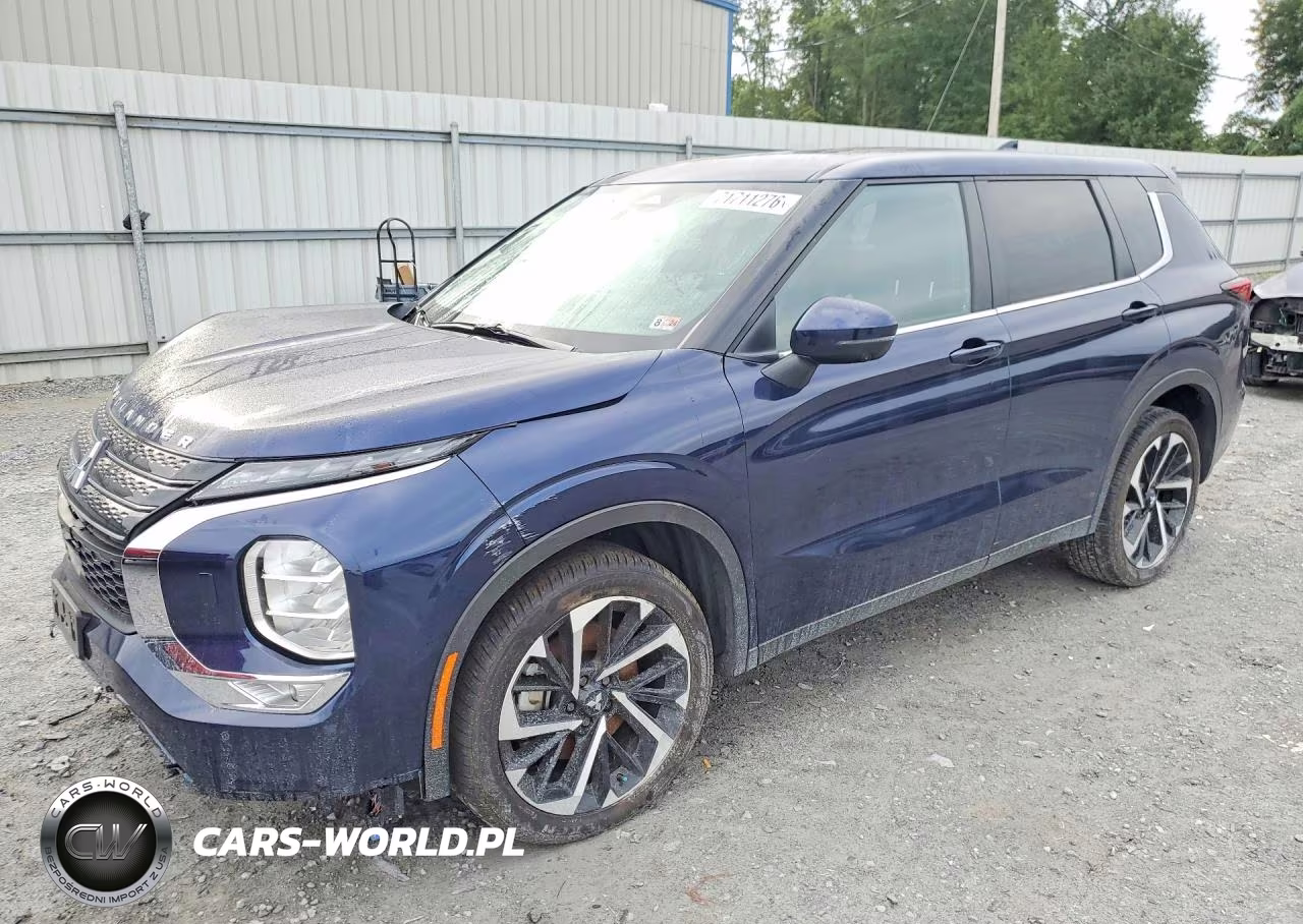 2023 Mitsubishi Outlander Se