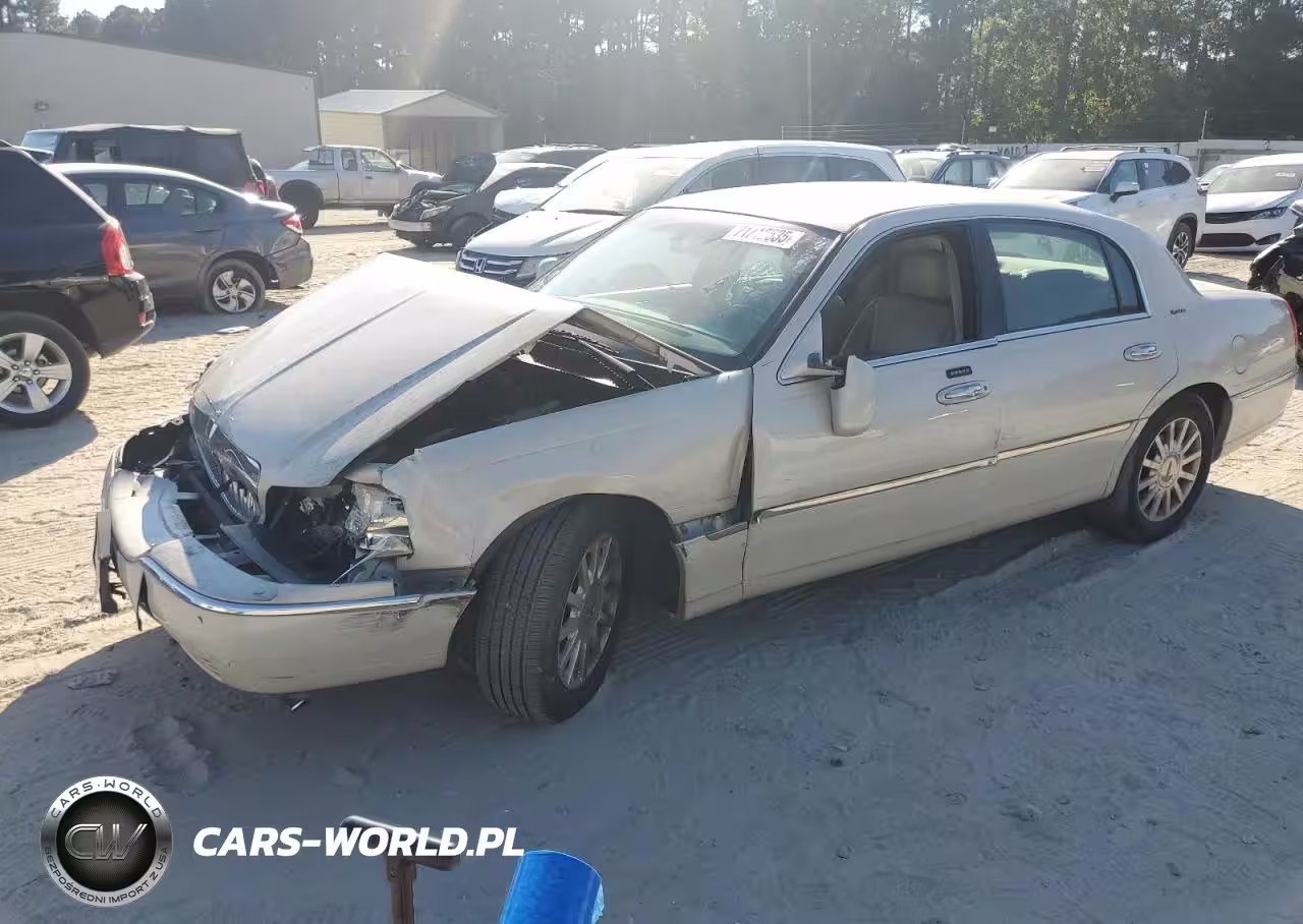 2006 Lincoln Town Car Signature