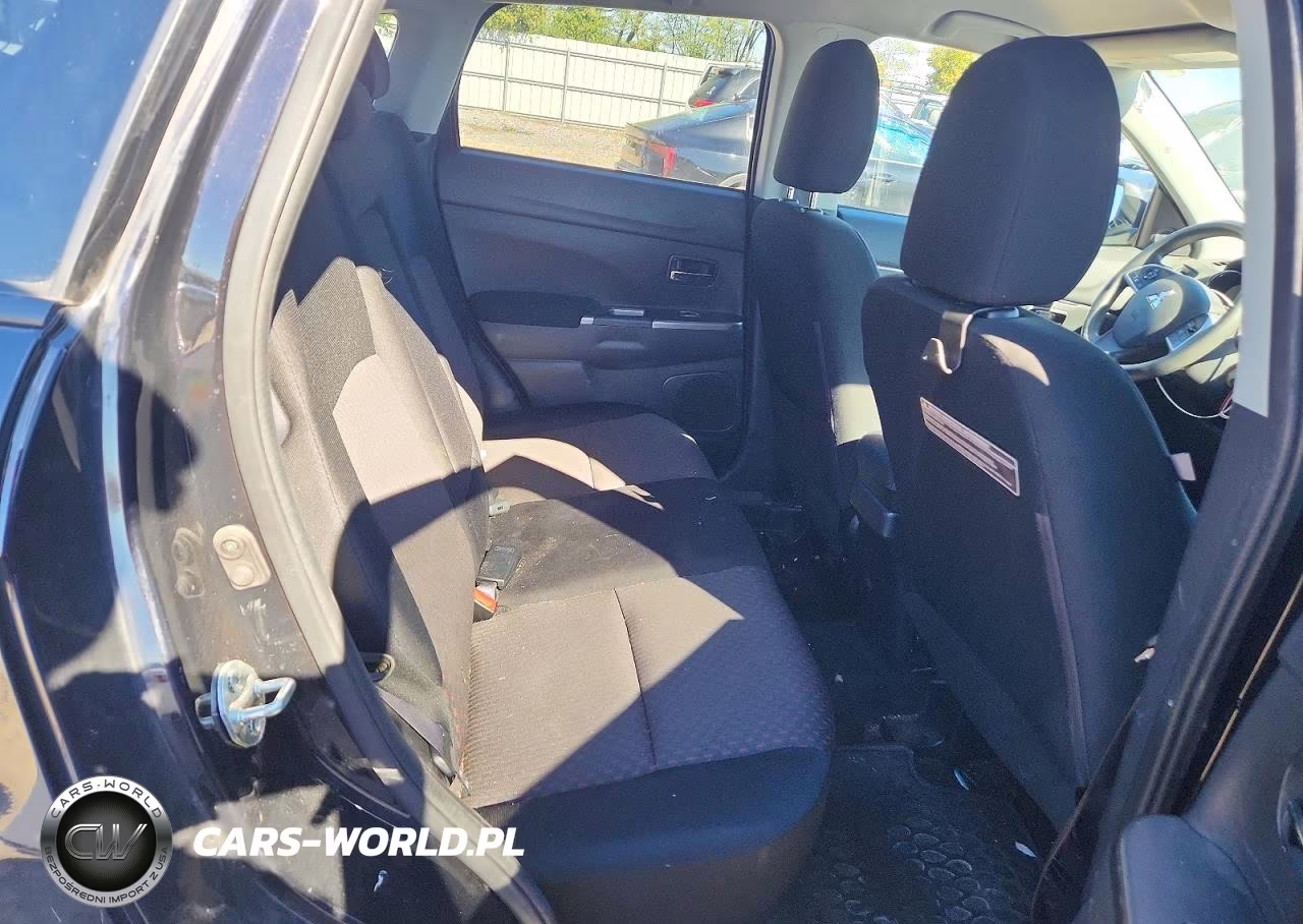 2018 Mitsubishi Outlander Sport Es VIN:JA4AR3AU3JZ005794 - 11
