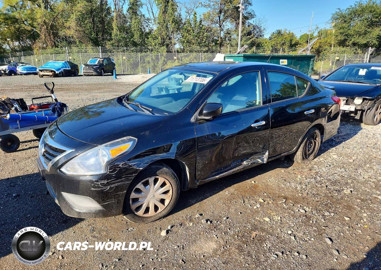 2015 Nissan Versa 1.6 Sv – zdjęcie 1 z 12