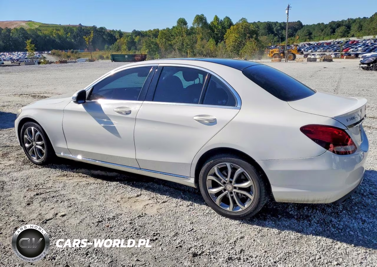 2016 Mercedes-Benz C 300 VIN:55SWF4JB7GU152481 - 2
