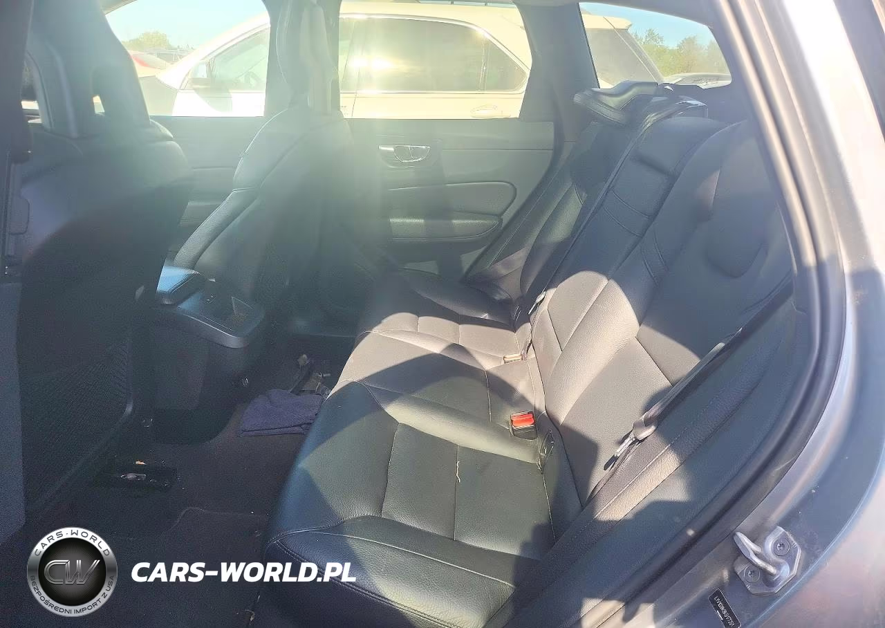 2019 Volvo Xc60 T5 VIN:LYV102RK8KB177261 - 10