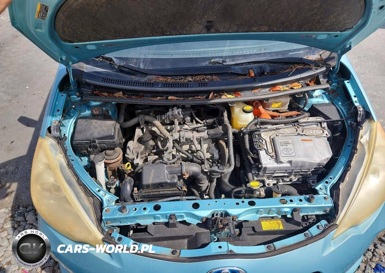 2012 Toyota Prius C Two VIN:JTDKDTB37C1009850 - 11