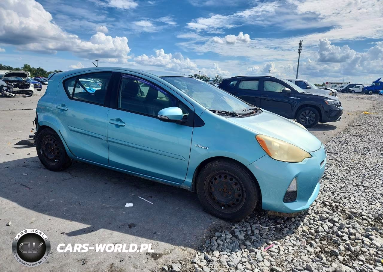 2012 Toyota Prius C Two VIN:JTDKDTB37C1009850 - 4