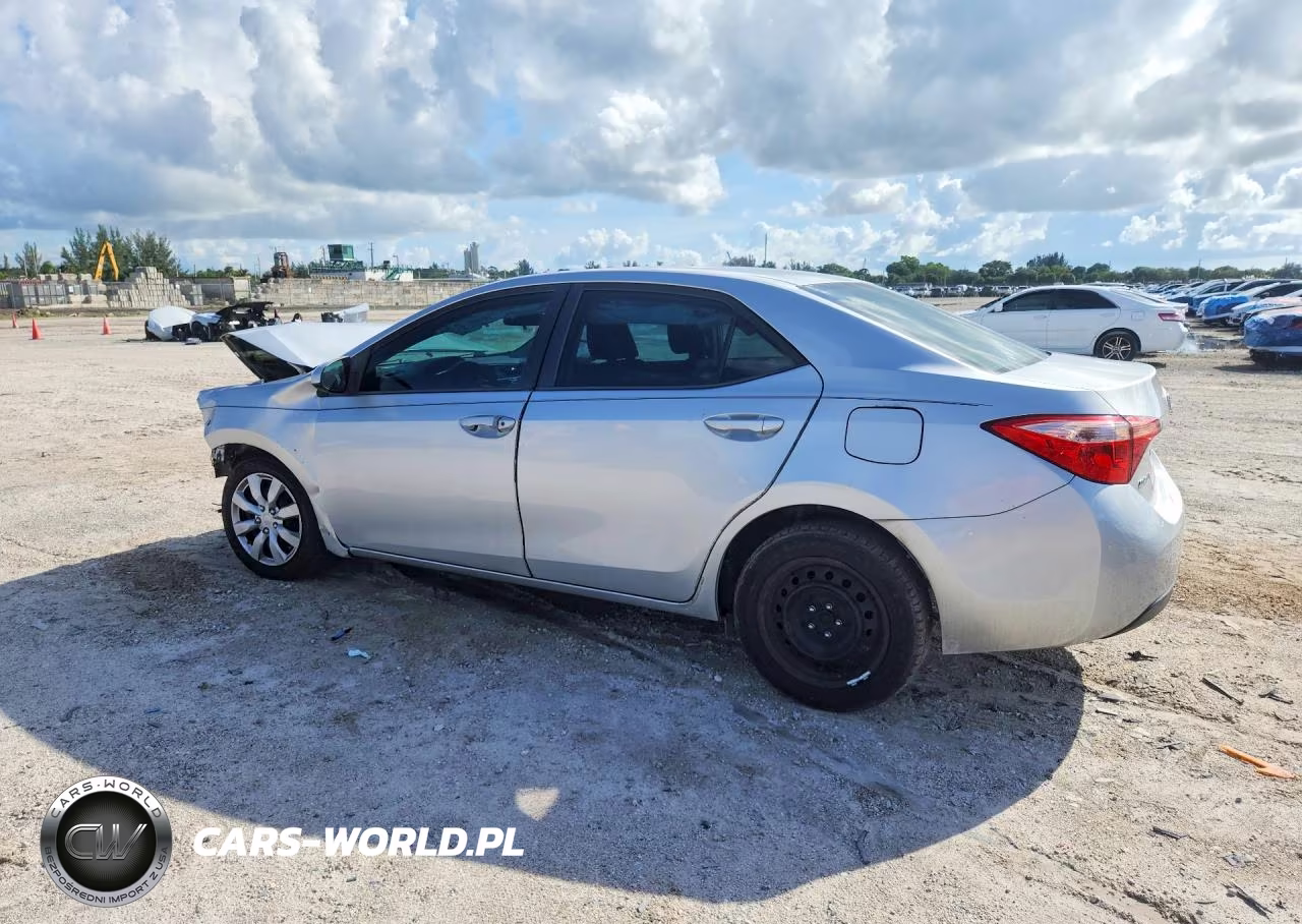 2017 Toyota Corolla Le VIN:5YFBURHE4HP712580 - 2