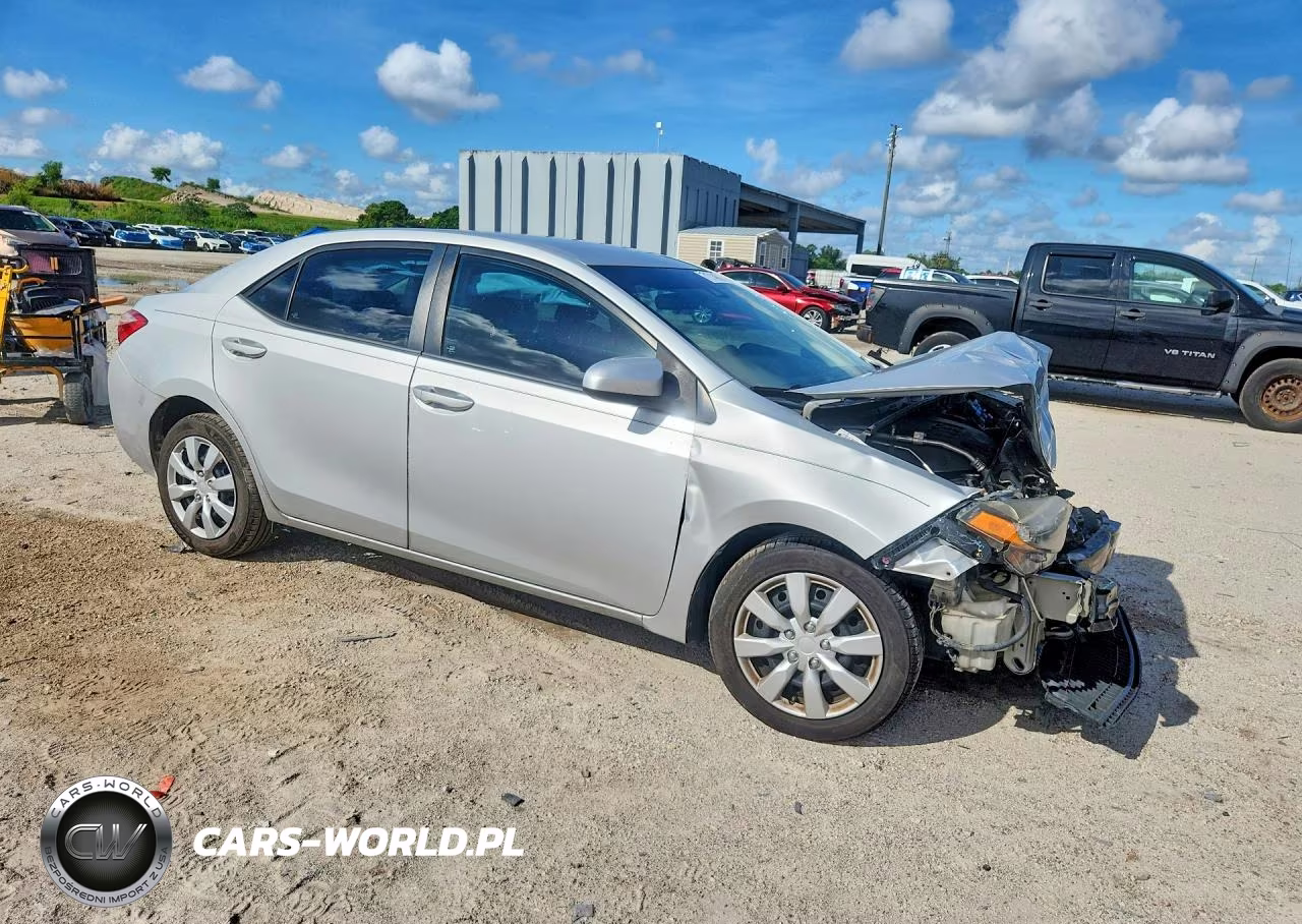 2017 Toyota Corolla Le VIN:5YFBURHE4HP712580 - 4