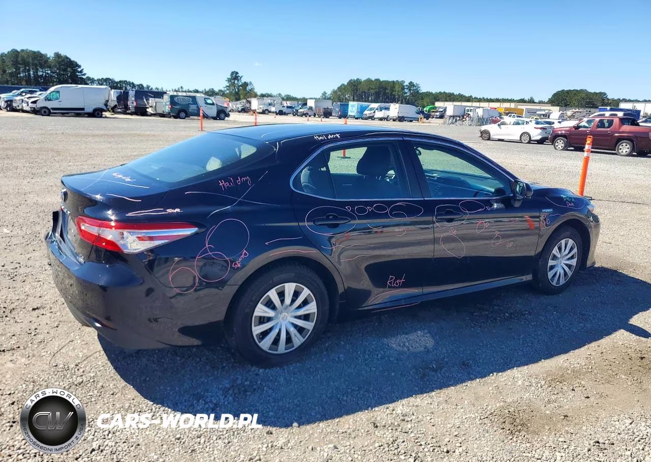 2018 Toyota Camry Le VIN:4T1B31HK0JU503660 - 3