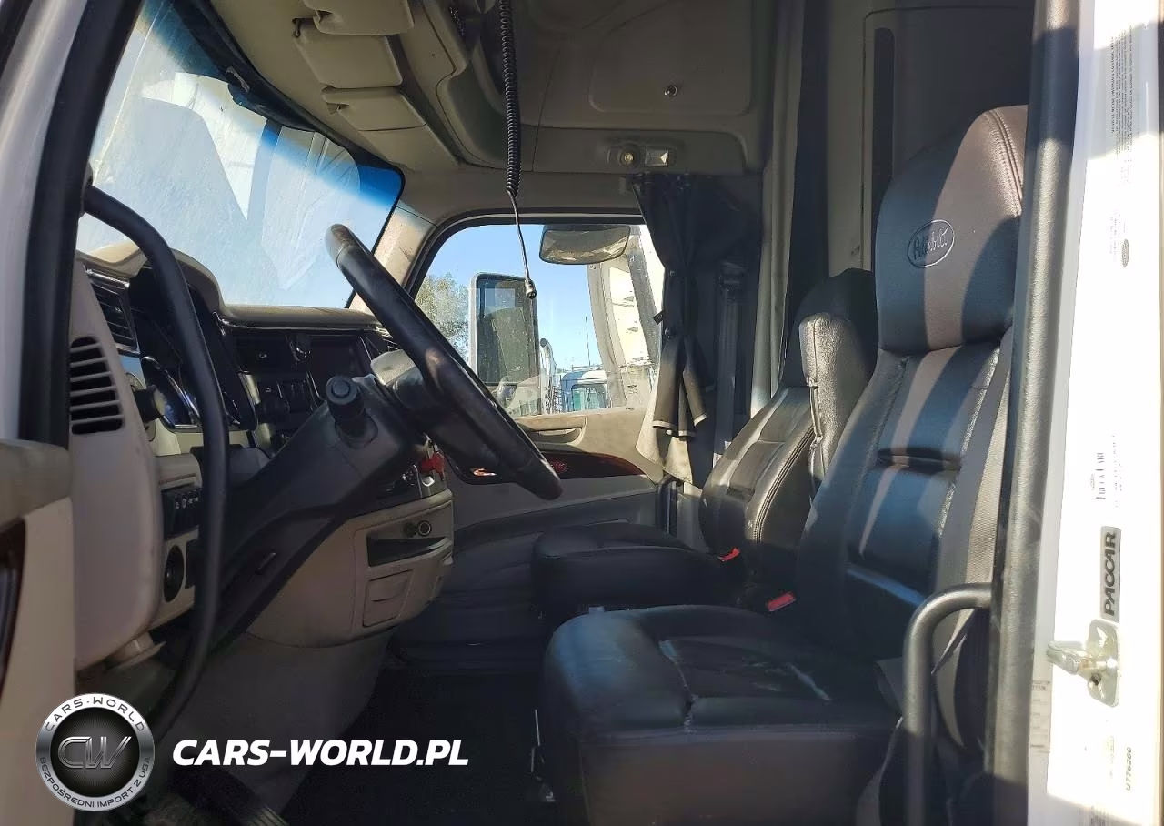2019 Peterbilt 579 Semi Truck VIN:1XPBDP9X9KD604923 - 7
