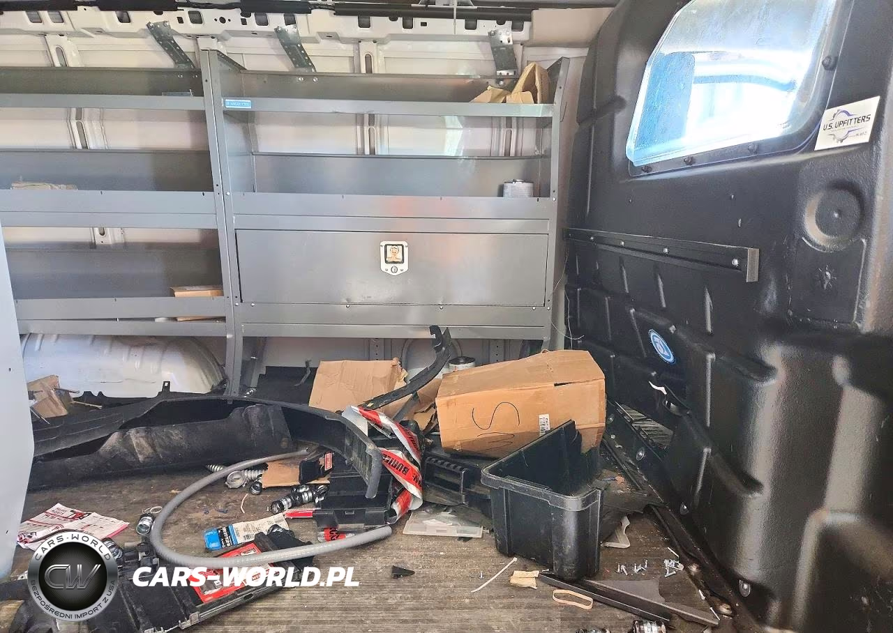 2025 Chevrolet Express G2500 VIN:1GCWGAFP0S1107403 - 11