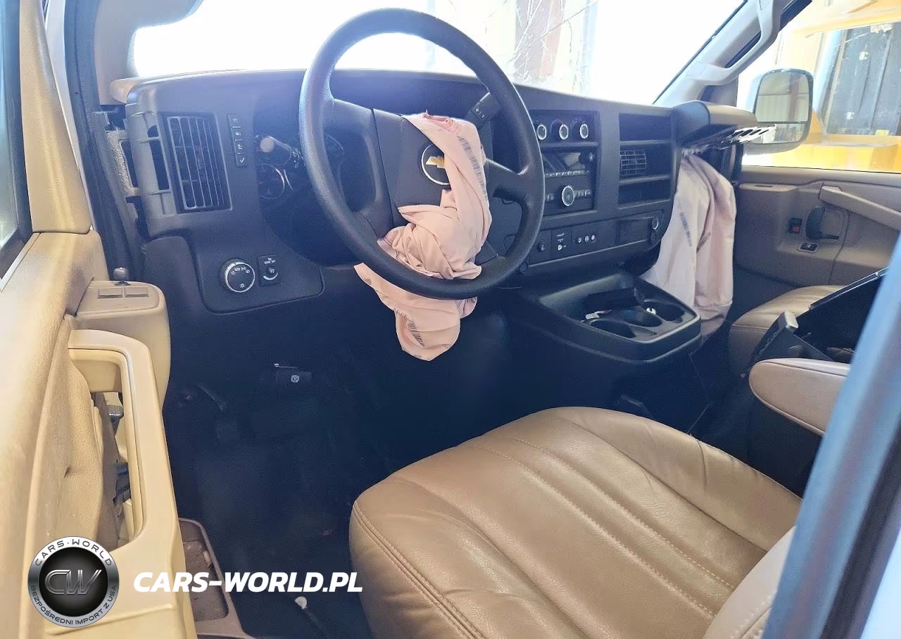 2025 Chevrolet Express G2500 VIN:1GCWGAFP0S1107403 - 8