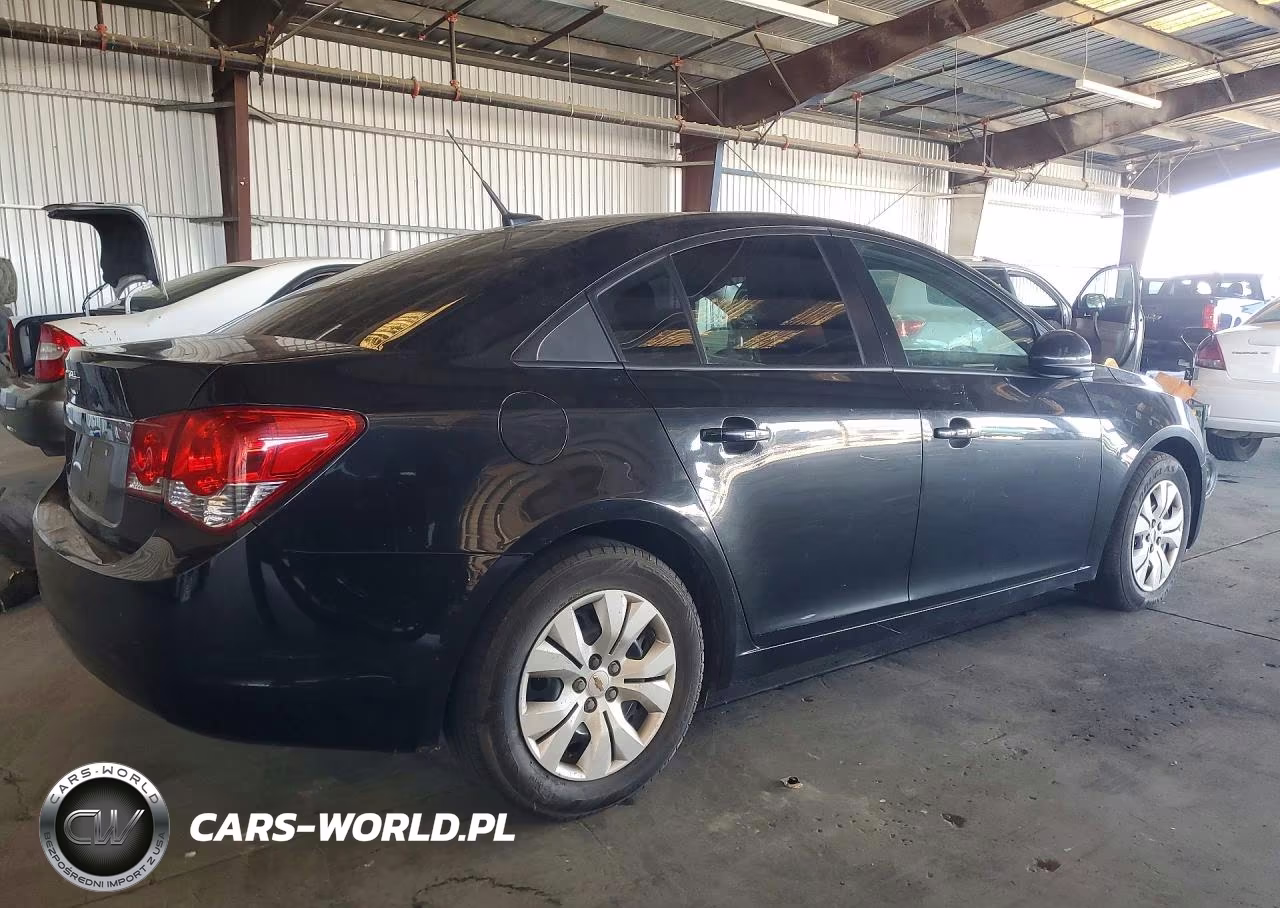 2016 Chevrolet Cruze VIN:1G1PA5SG7E7476935 - 3