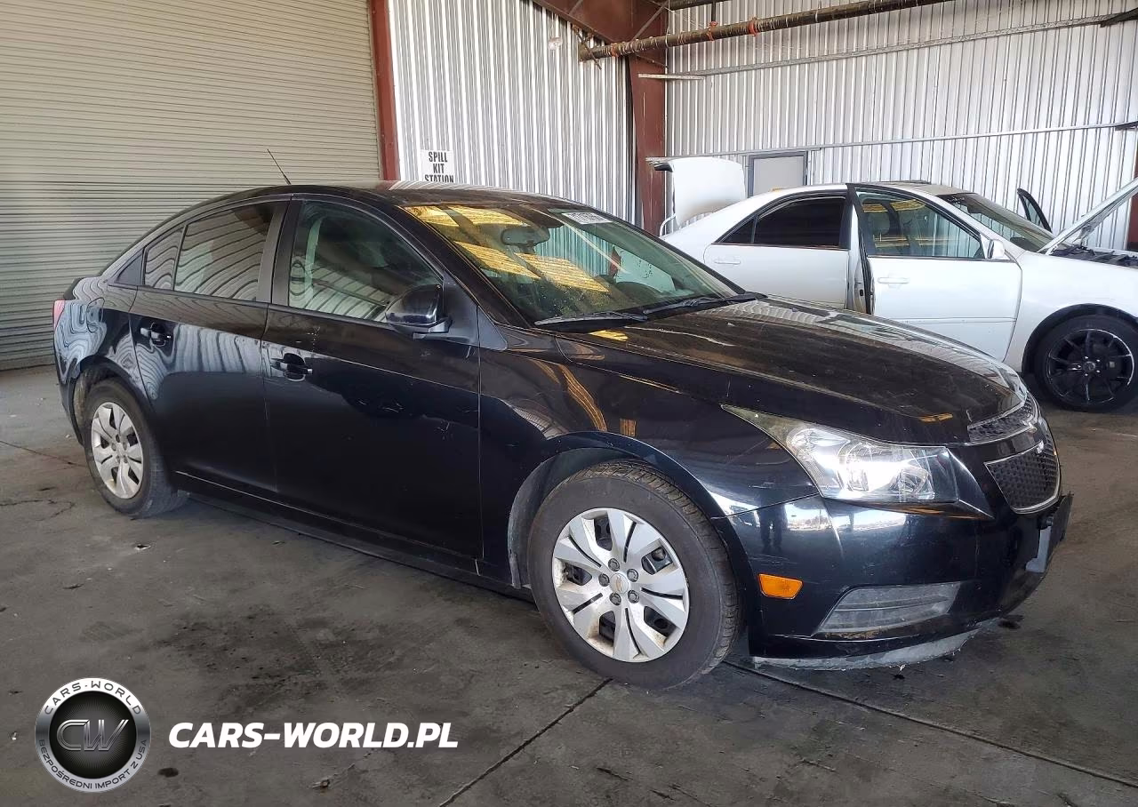 2016 Chevrolet Cruze VIN:1G1PA5SG7E7476935 - 4