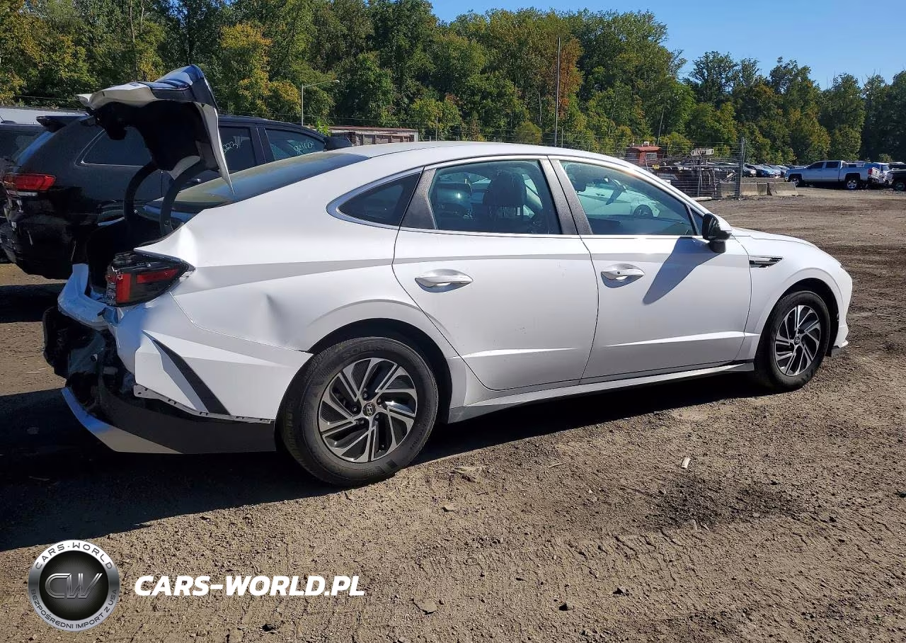 2026 Hyundai Sonata Hybrid Blue VIN:KMHL24JJ7TA141471 - 3