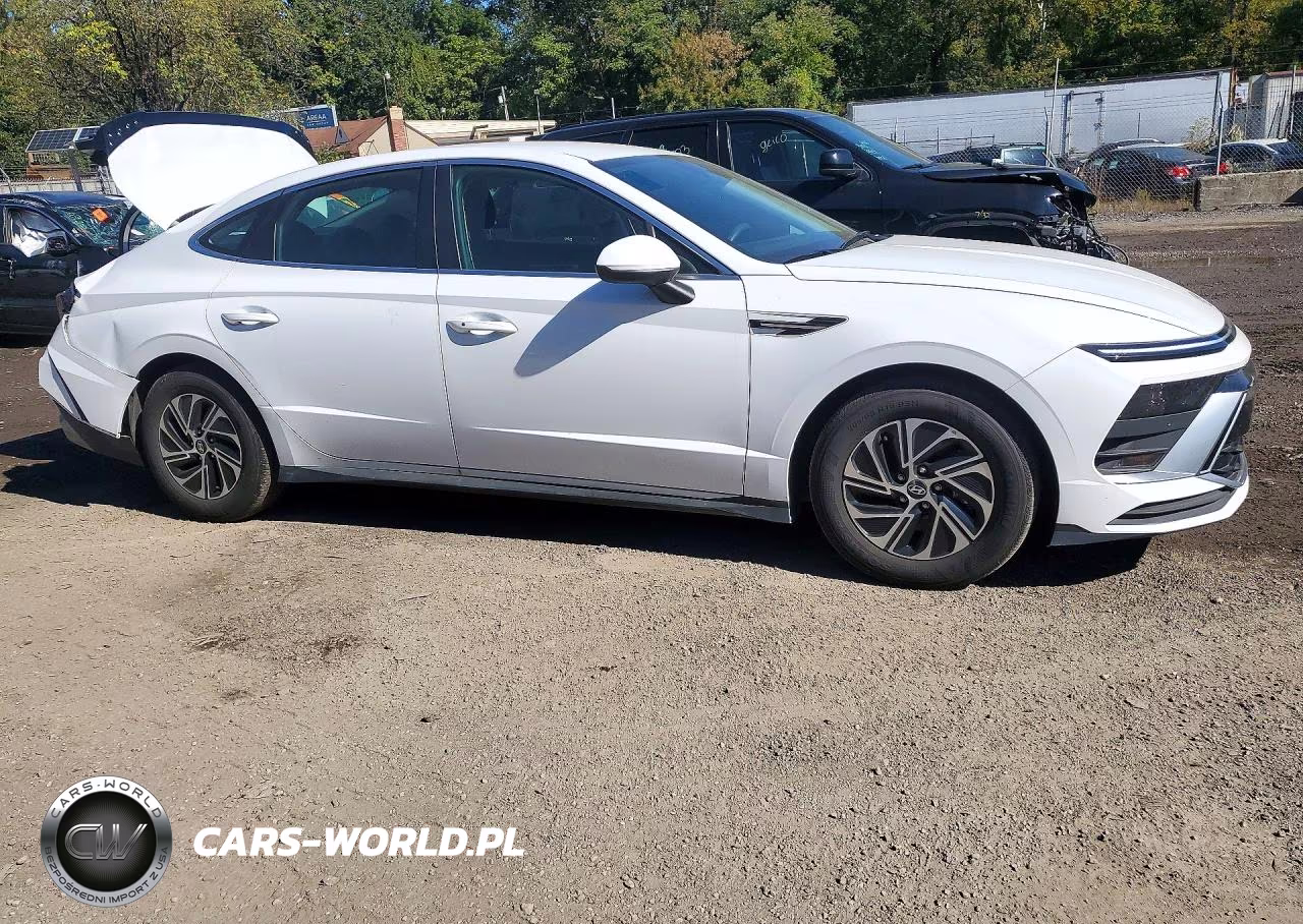 2026 Hyundai Sonata Hybrid Blue VIN:KMHL24JJ7TA141471 - 4