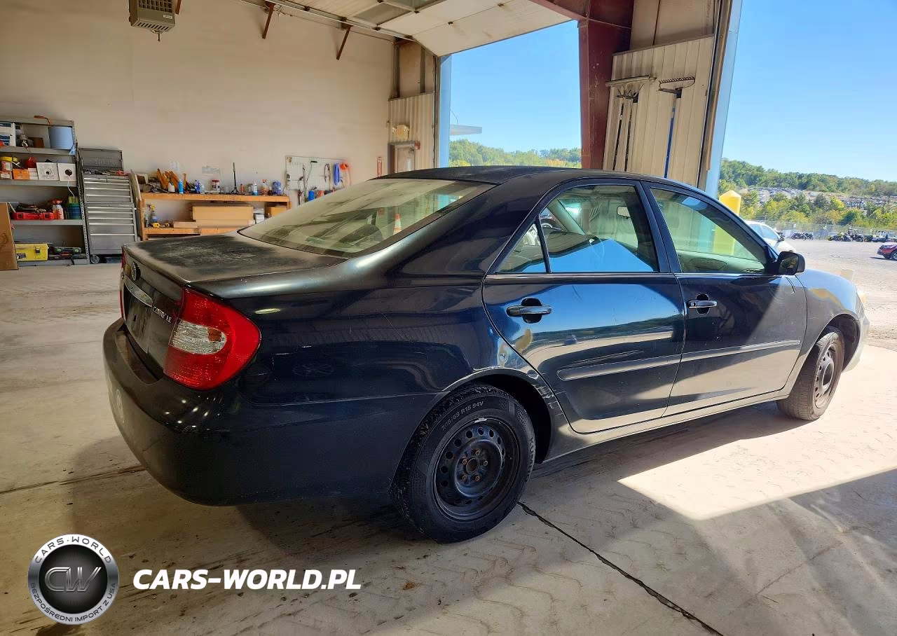 2002 Toyota Camry Le VIN:4T1BE32K62U110505 - 3