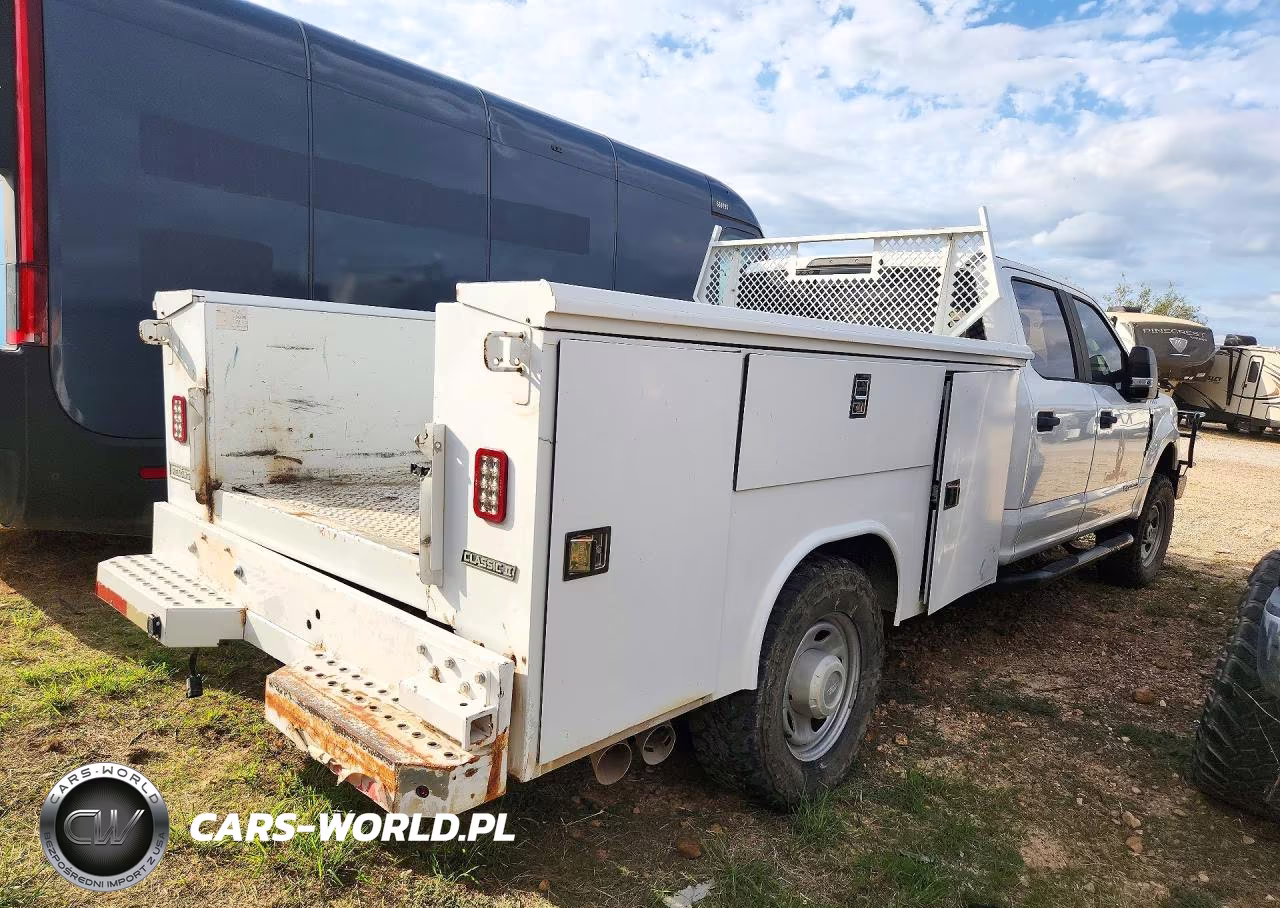 2018 Ford F350 Super Duty VIN:1FD8W3FT5JEC67607 - 3