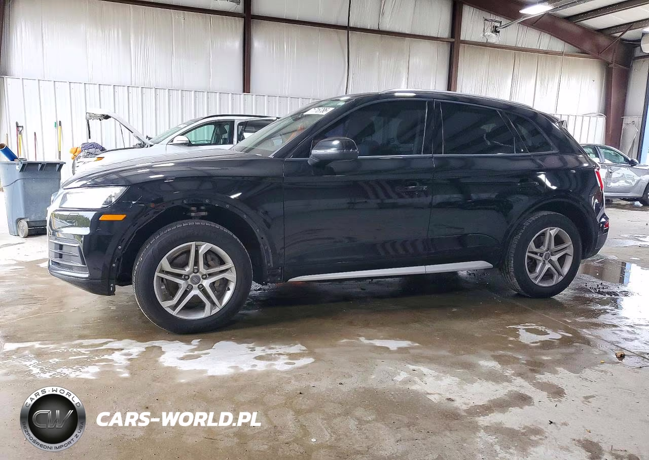 2018 Audi Q5 Premium VIN:WA1ANAFYXJ2156376 - 1