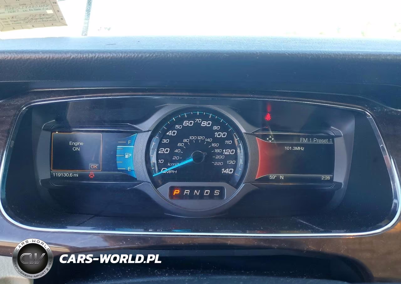 2017 Ford Taurus Limited VIN:1FAHP2F8XHG129136 - 9