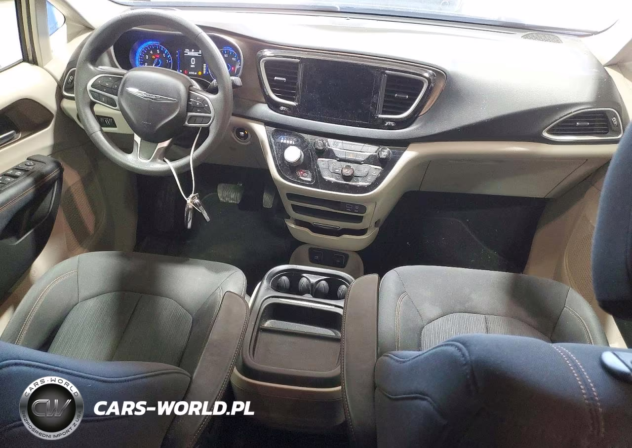 2018 Chrysler Pacifica Touring Plus VIN:2C4RC1FG2JR261906 - 8