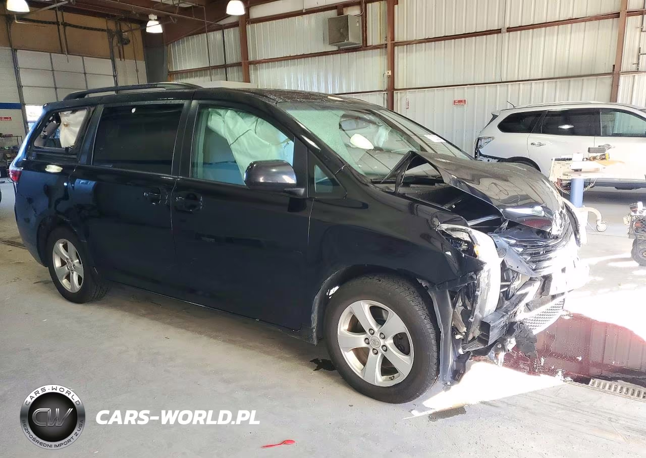2017 Toyota Sienna Le VIN:5TDKZ3DC8HS858720 - 4