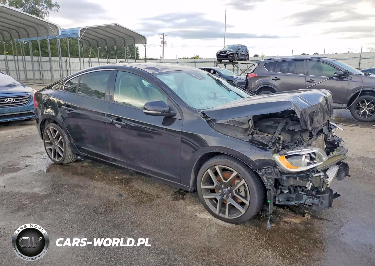 2017 Volvo S60 VIN:YV126MFL3H2432138 - 4