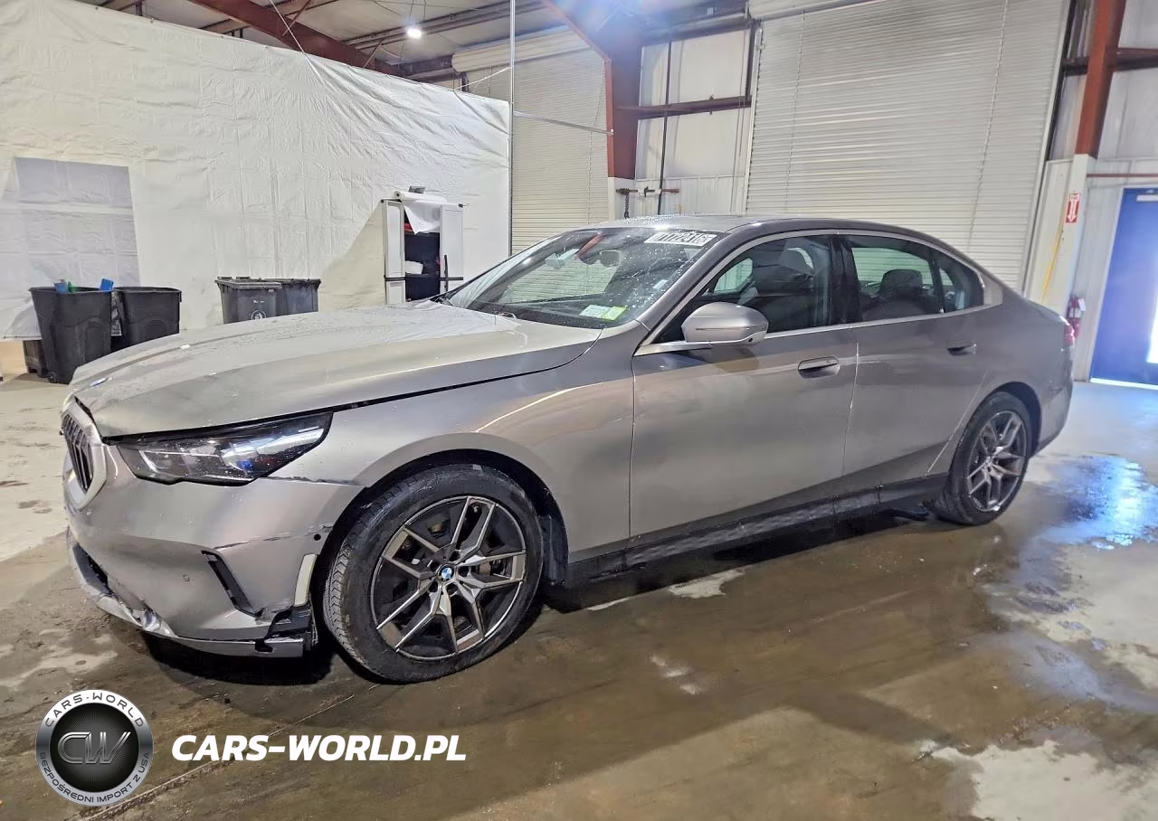 2027 BMW 530 Xi VIN:WBA53FJ03VCY21272 - 1