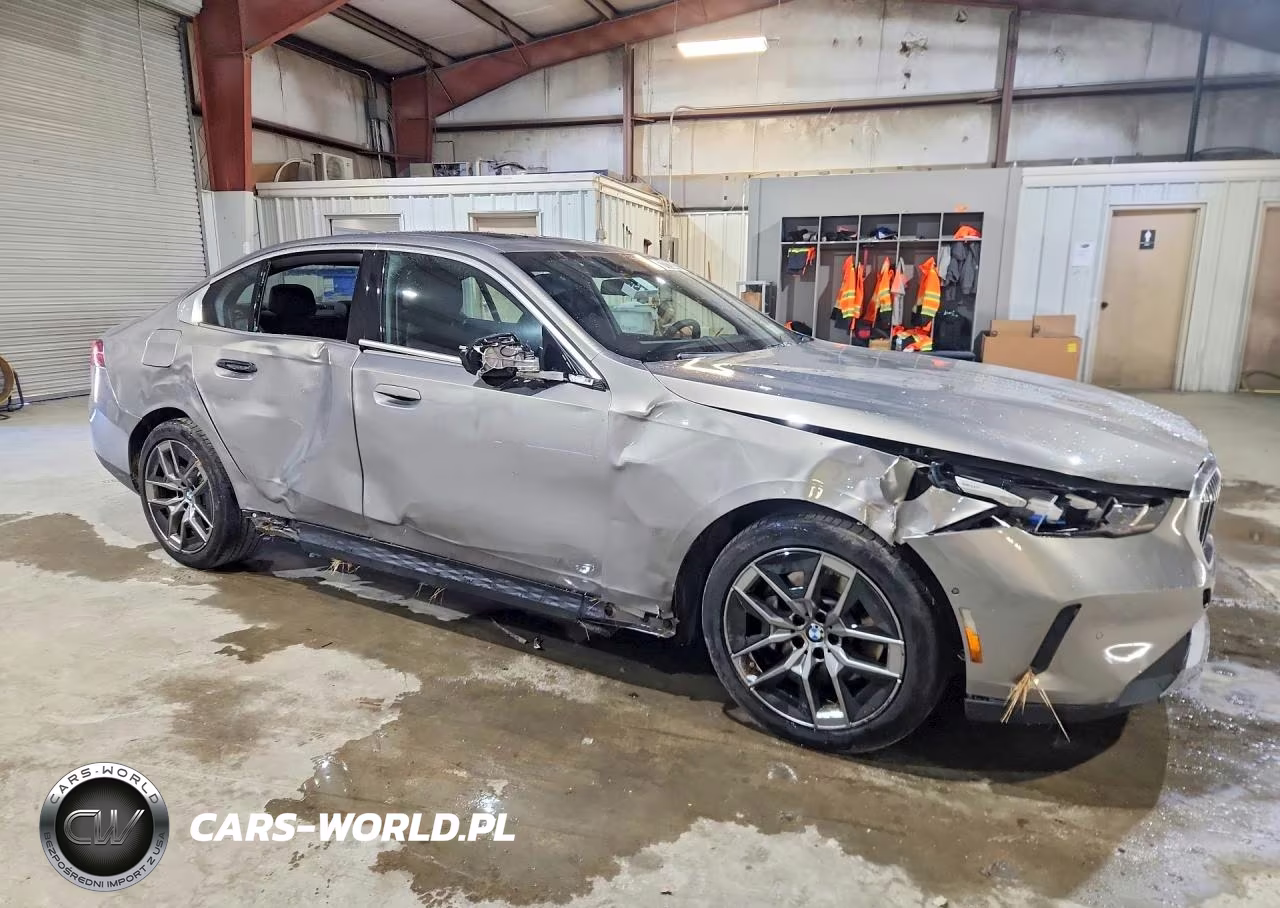 2027 BMW 530 Xi VIN:WBA53FJ03VCY21272 - 4
