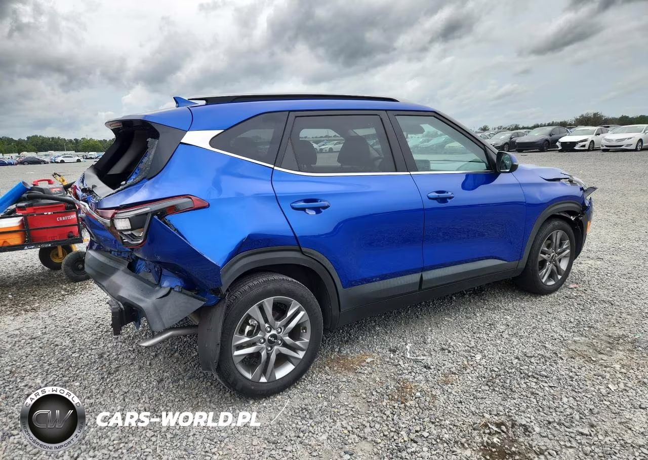 2023 Kia Seltos S VIN:KNDEU2AA2P7418607 - 3