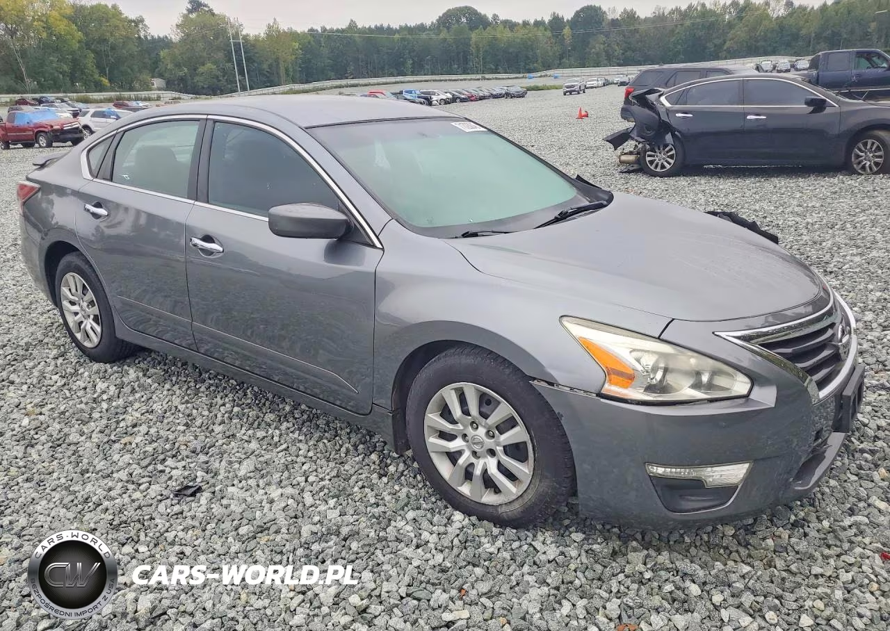 2015 Nissan Altima 2.5 VIN:1N4AL3AP2FC484663 - 4
