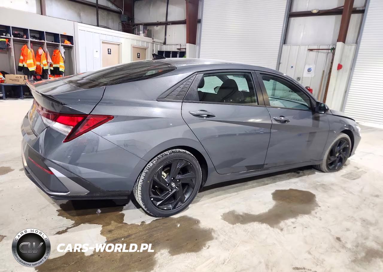 2026 Hyundai Elantra Sel Sport VIN:KMHLM4DGXTU212753 - 3