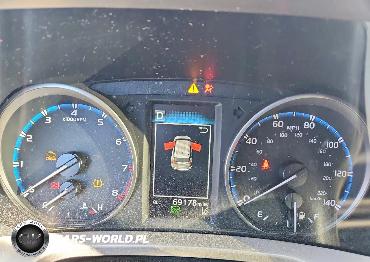 2017 Toyota Rav4 Le VIN:JTMBFREV7HJ171429 - 9