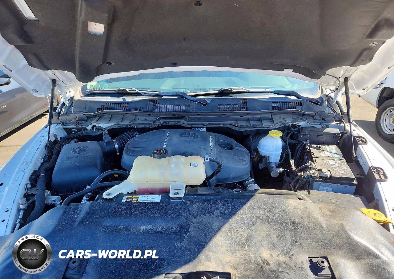 2018 Ram 1500 Laramie VIN:1C6RR7NM6JS256786 - 11