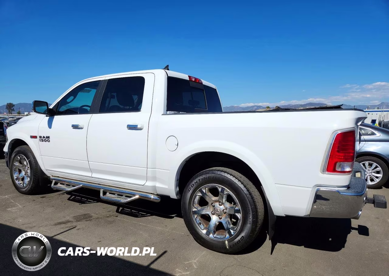 2018 Ram 1500 Laramie VIN:1C6RR7NM6JS256786 - 2