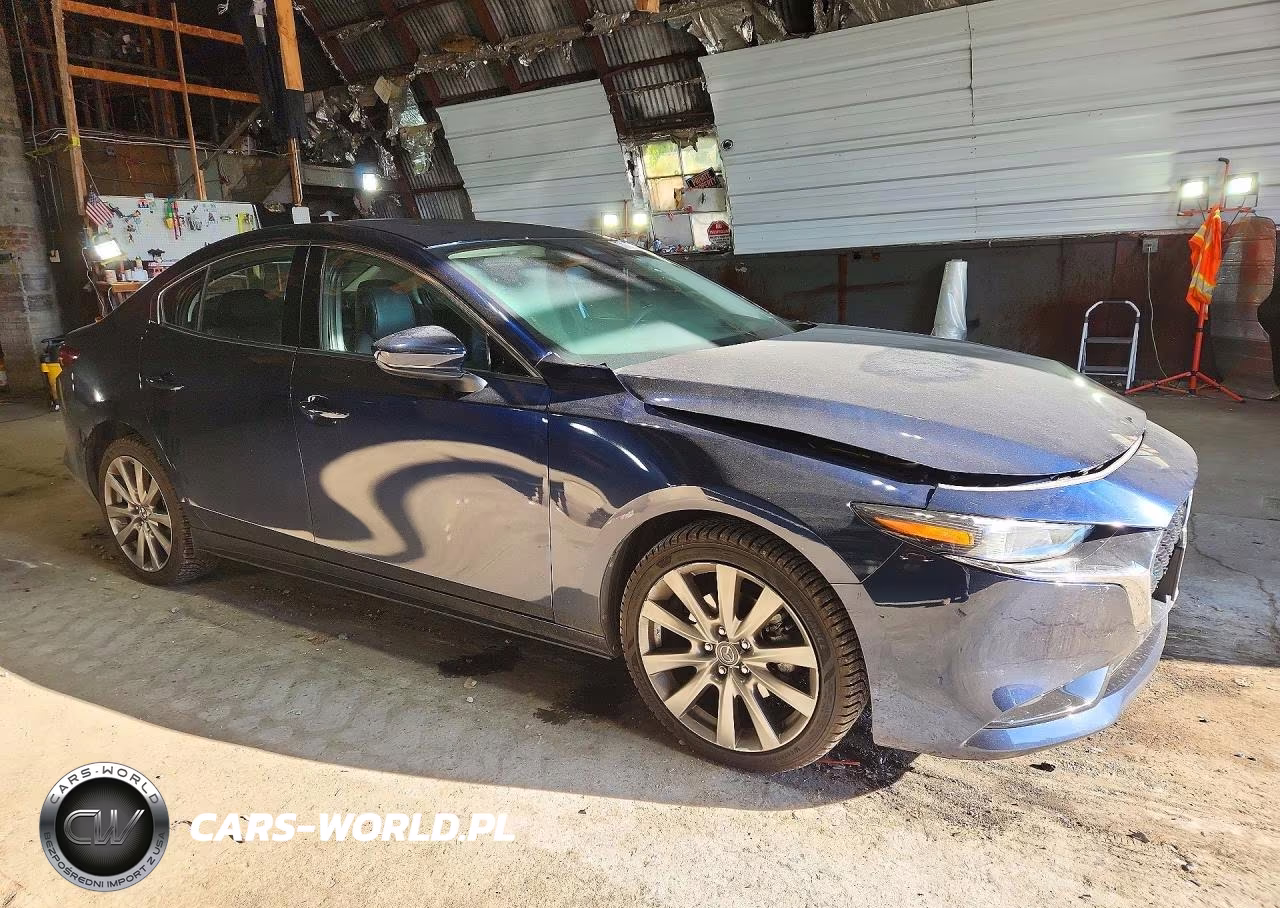 2021 Mazda 3 Premium VIN:3MZBPBDM7MM207580 - 4