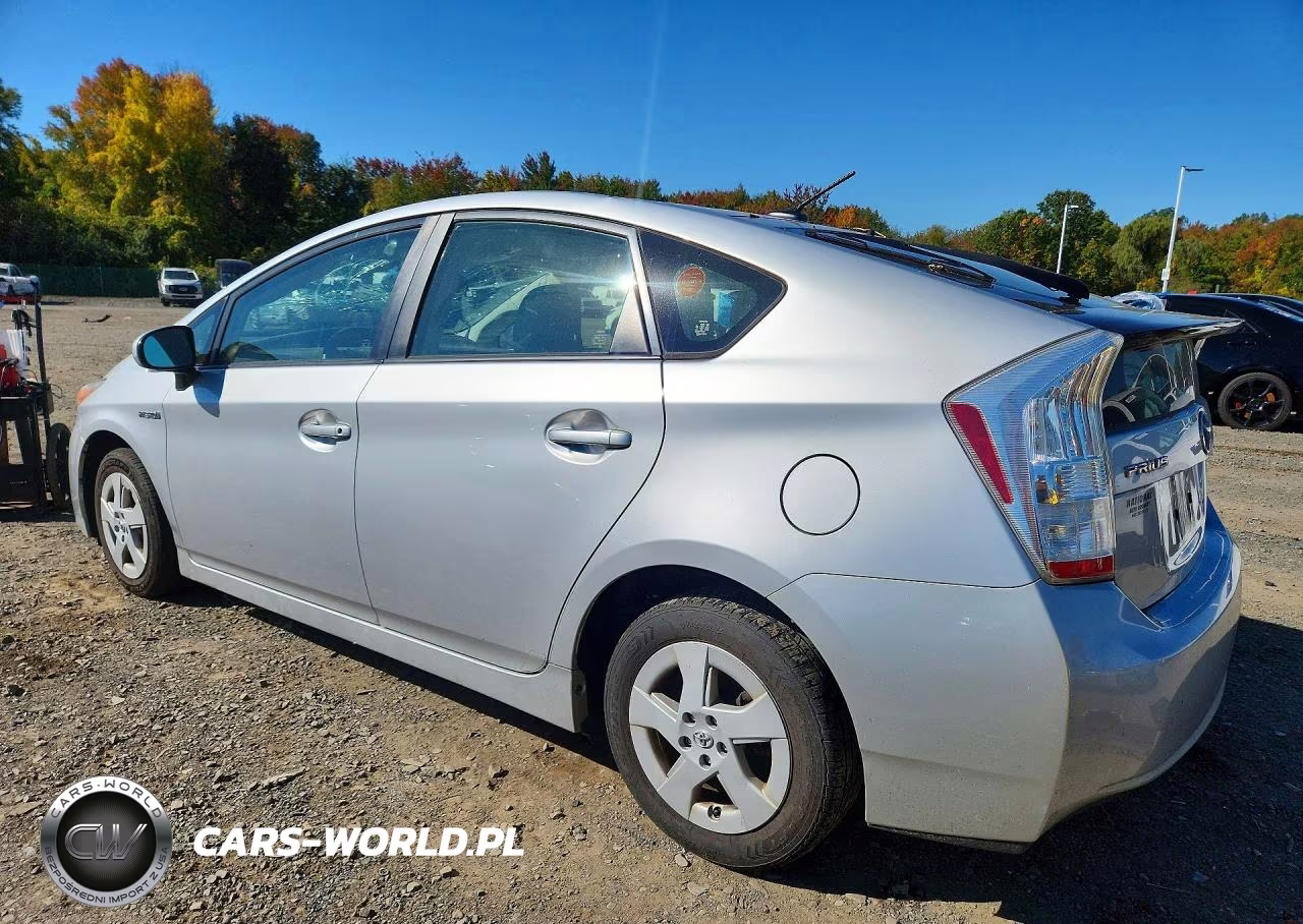 2011 Toyota Prius Two VIN:JTDKN3DU8B5332136 - 2