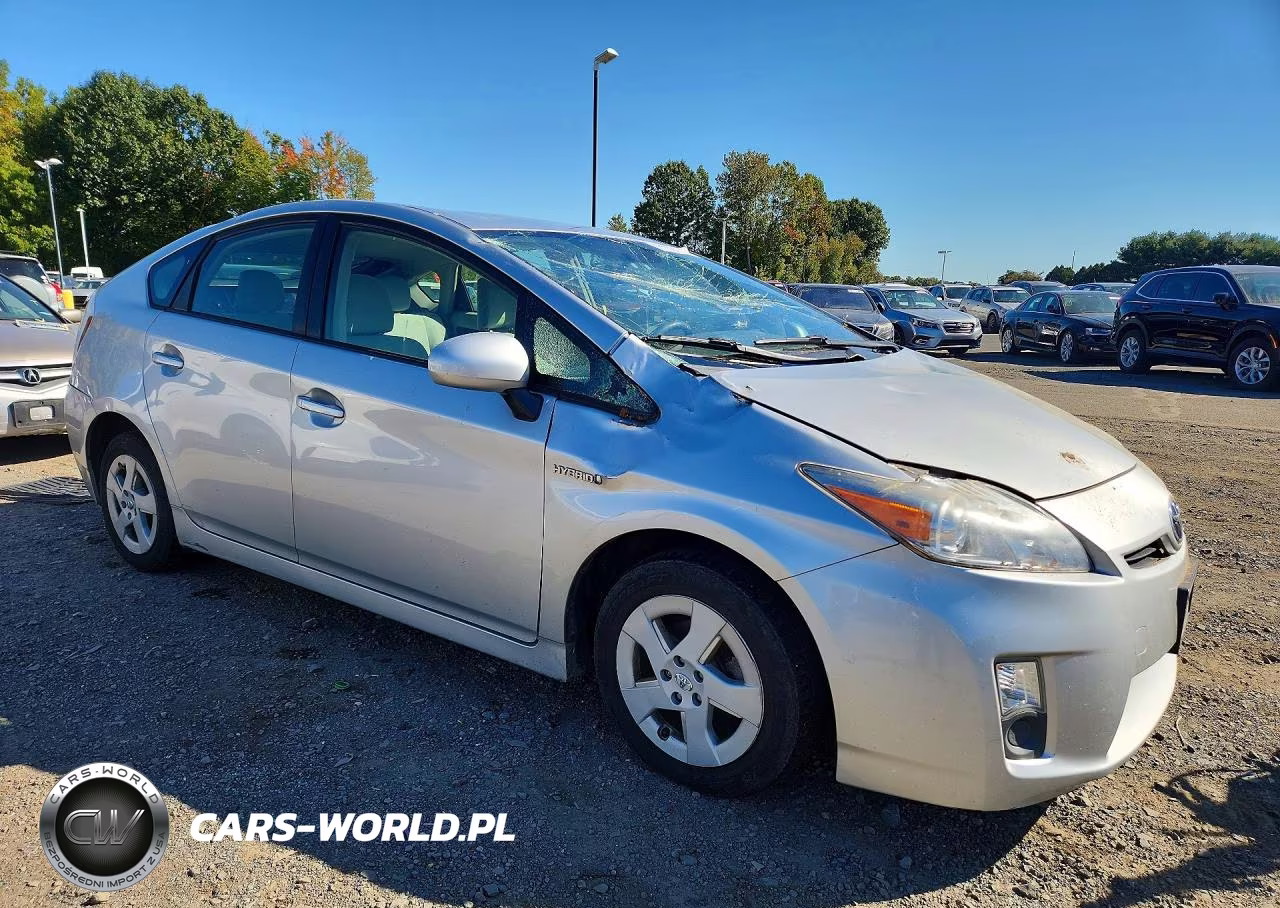 2011 Toyota Prius Two VIN:JTDKN3DU8B5332136 - 4