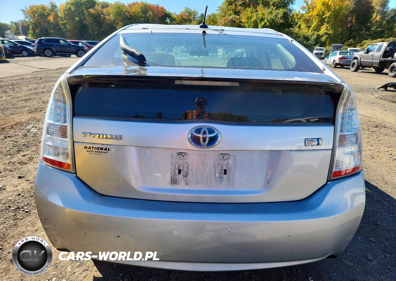 2011 Toyota Prius Two VIN:JTDKN3DU8B5332136 - 6