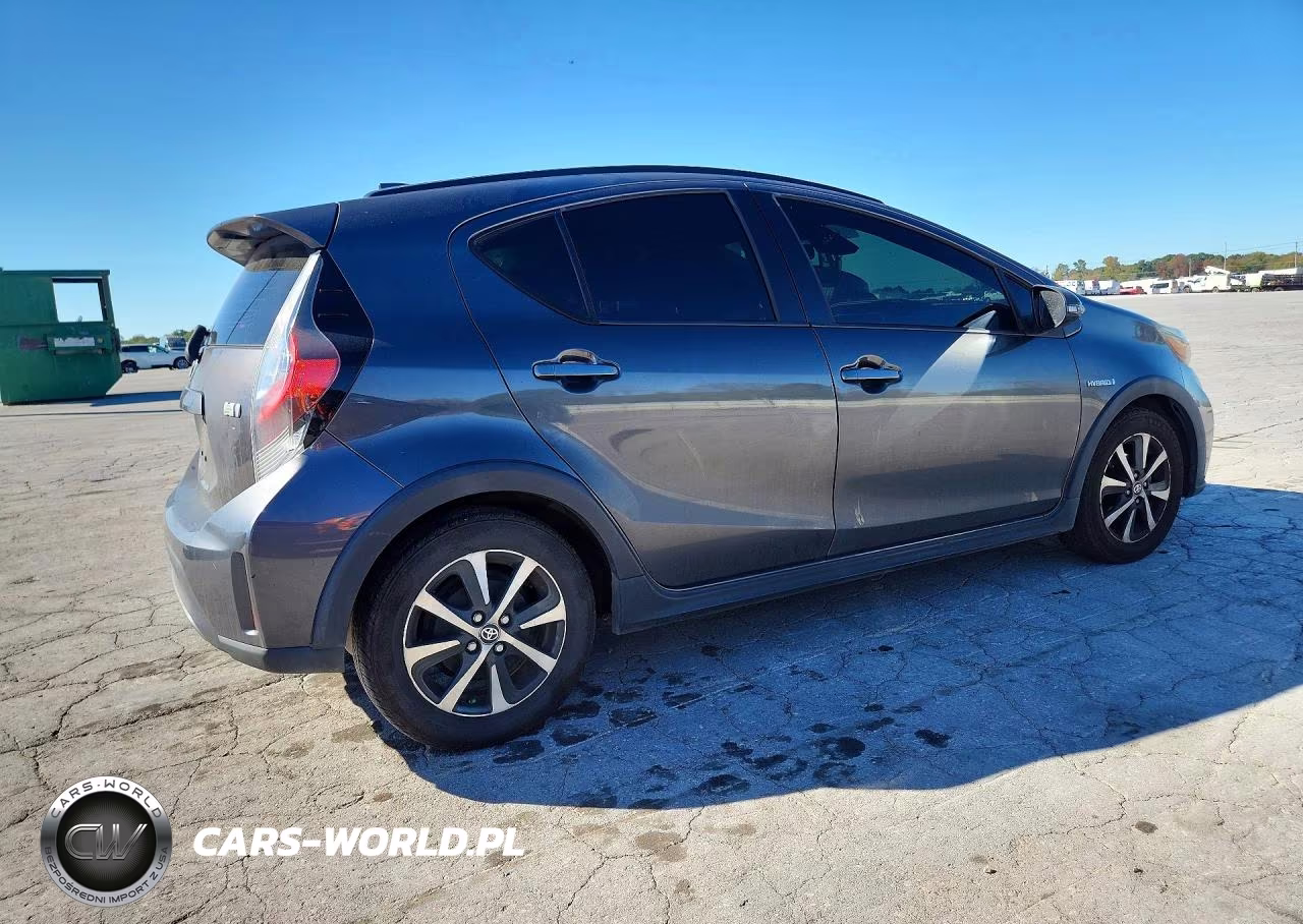 2018 Toyota Prius C Two VIN:JTDKDTB32J1605252 - 3