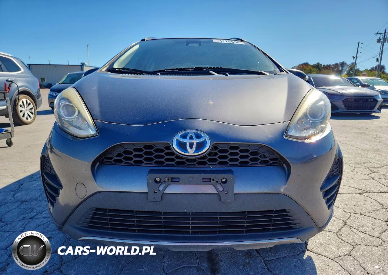 2018 Toyota Prius C Two VIN:JTDKDTB32J1605252 - 5
