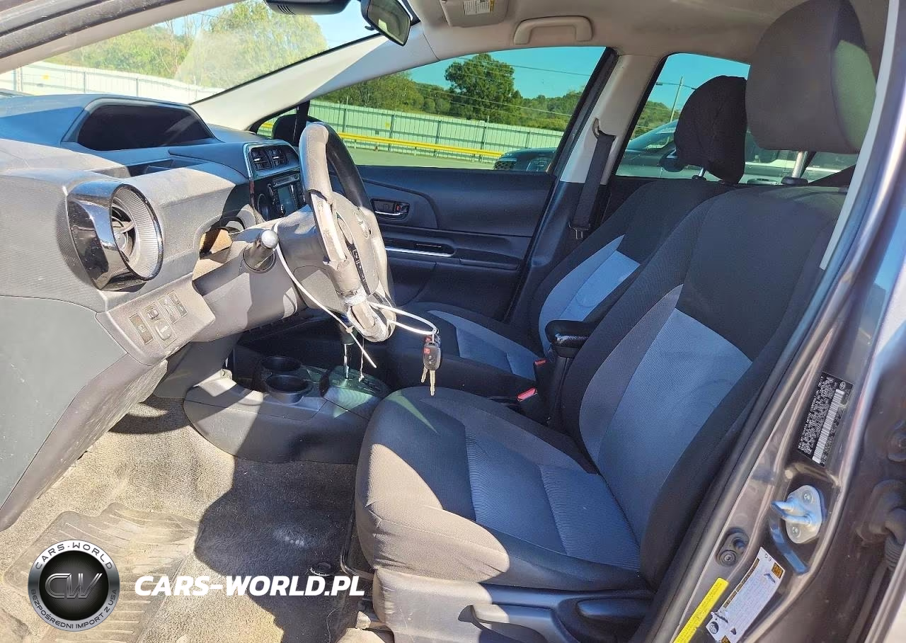 2018 Toyota Prius C Two VIN:JTDKDTB32J1605252 - 7