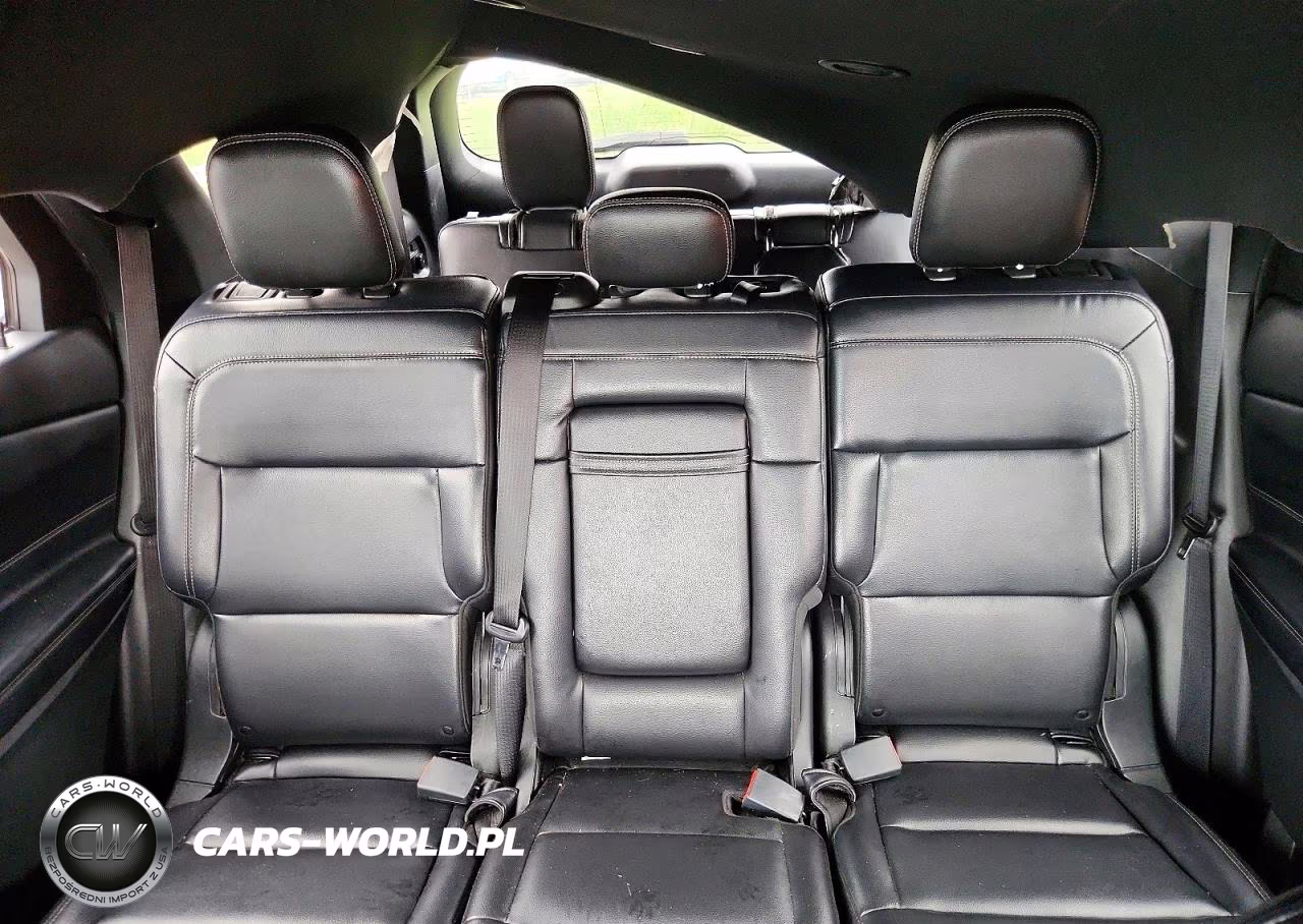 2020 Ford Explorer Xlt VIN:1FMSK7DH3LGB39199 - 10
