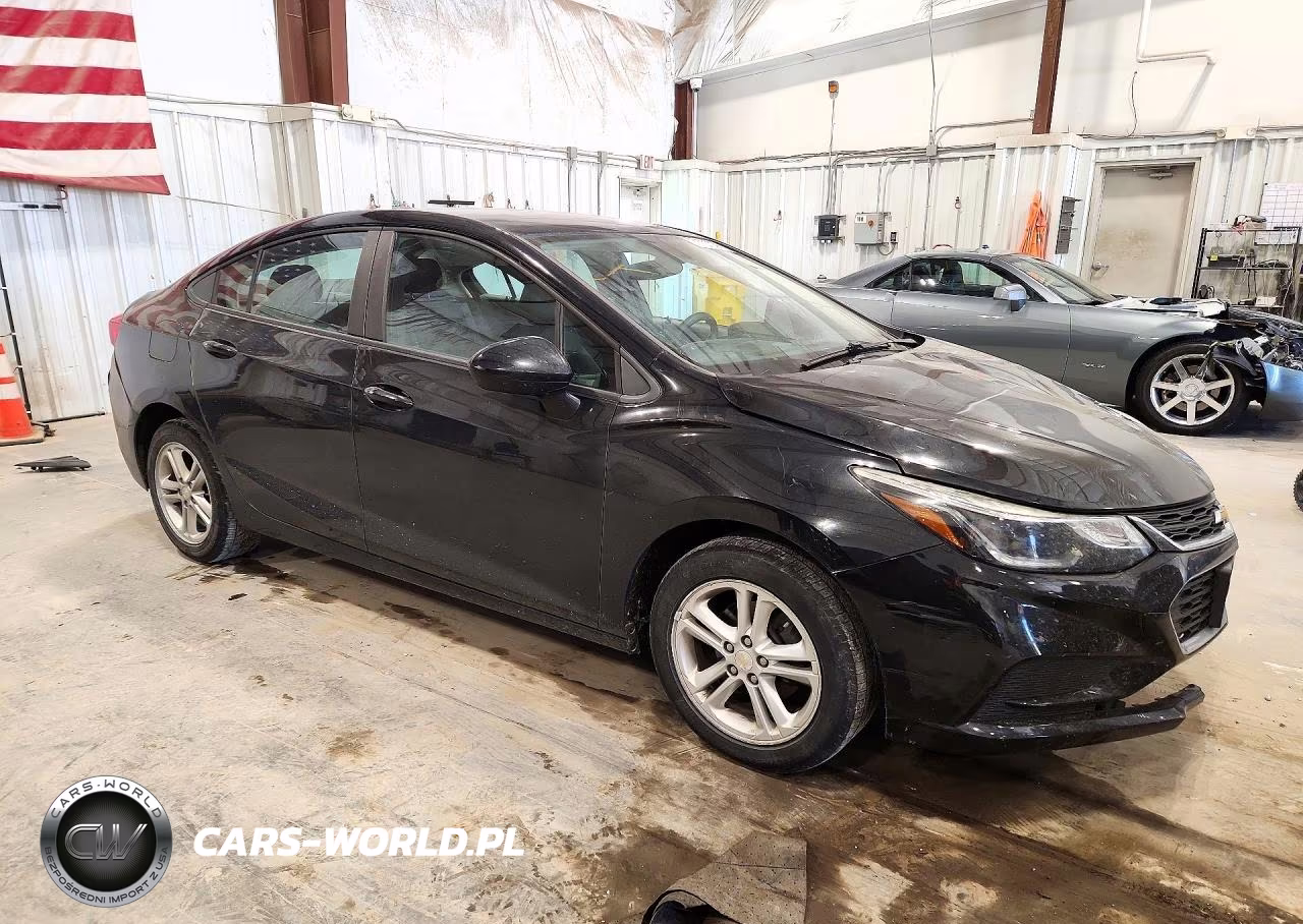 2017 Chevrolet Cruze Lt VIN:1G1BE5SM3H7267006 - 4