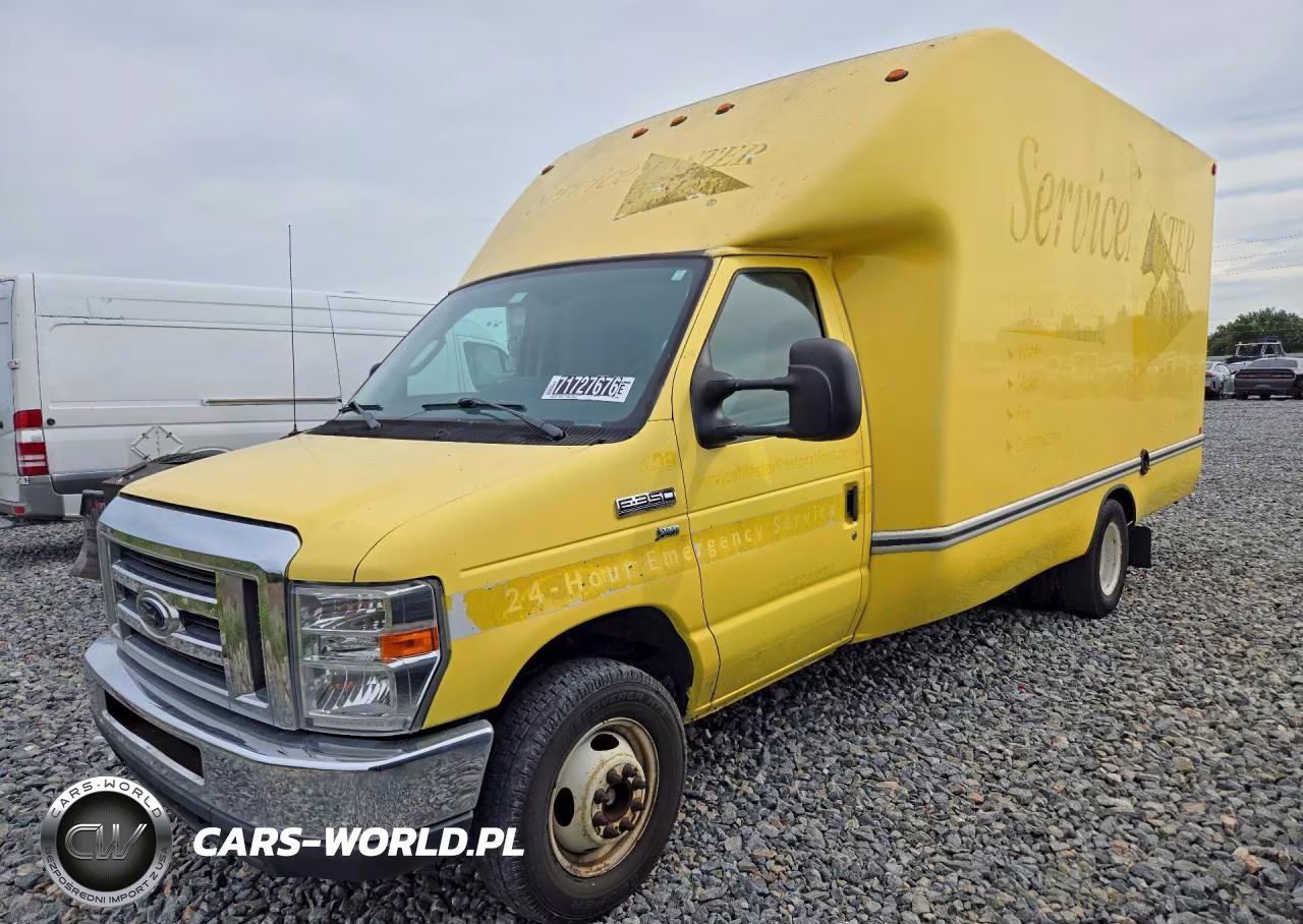 2018 Ford E350 Box Truck