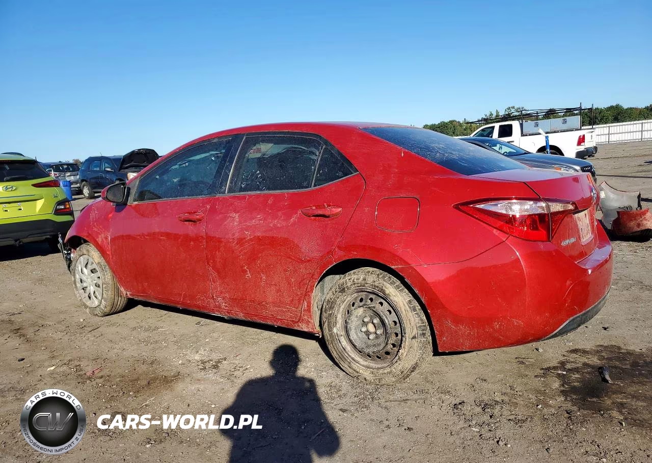 2019 Toyota Corolla Le VIN:2T1BURHE8KC233697 - 2
