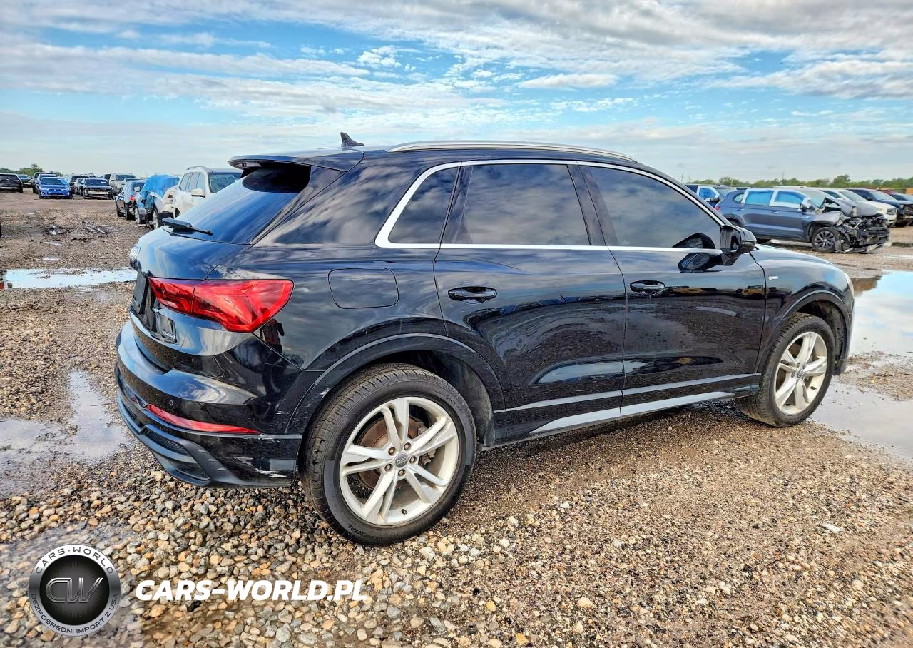 2020 Audi Q3 Premium S Line VIN:WA1DECF37L1026903 - 3