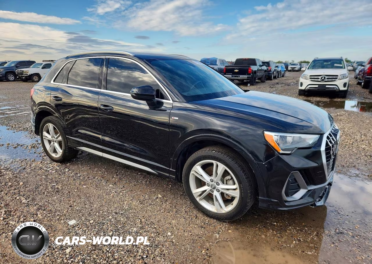 2020 Audi Q3 Premium S Line VIN:WA1DECF37L1026903 - 4
