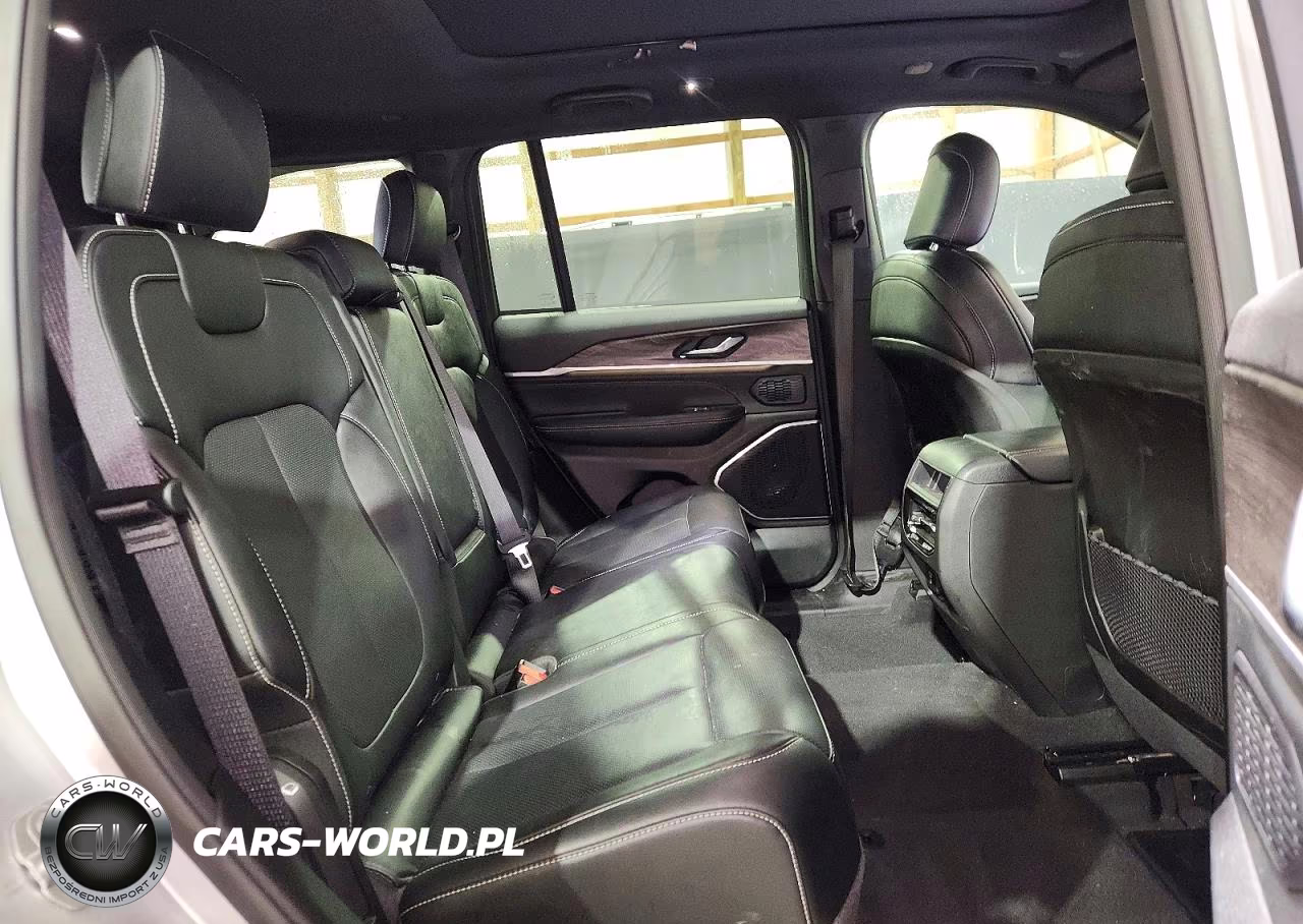 2026 Jeep Grand Cherokee Limited VIN:1C4RJHBR4TC282905 - 11
