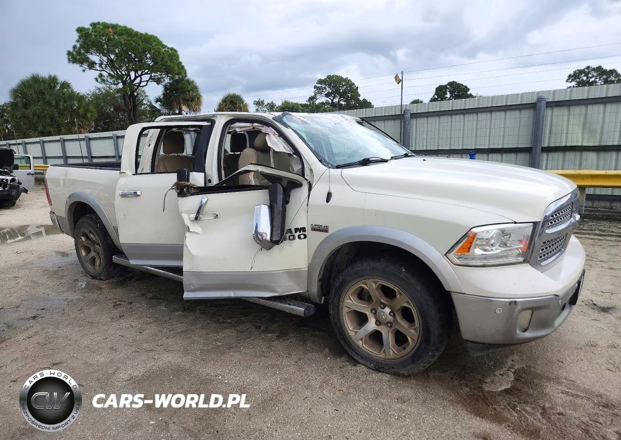 2017 Ram 1500 Laramie VIN:1C6RR6VT9HS655185 - 4